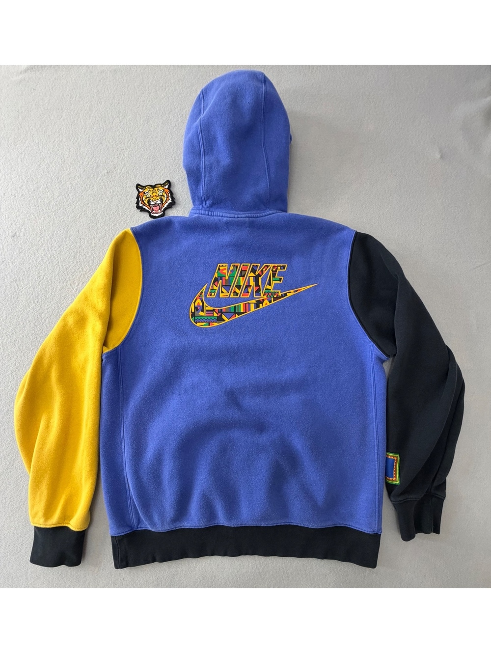 293/782 Nike Multicolor Colorblock Hoodie Men's M Geometric Graphic Pullover